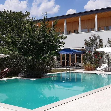 Hotel Gracanica ภายนอก รูปภาพ