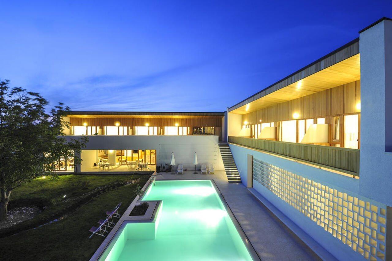 Hotel Gracanica ภายนอก รูปภาพ